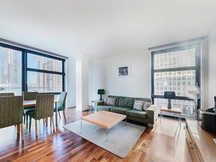 2 Bedroom Flat To Rent In Discovery Dock West, South Quay, London, E14