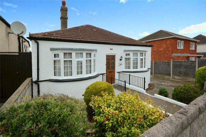2 Bedroom Bungalow To Rent In Haig Avenue, Rochester, Kent, ME1