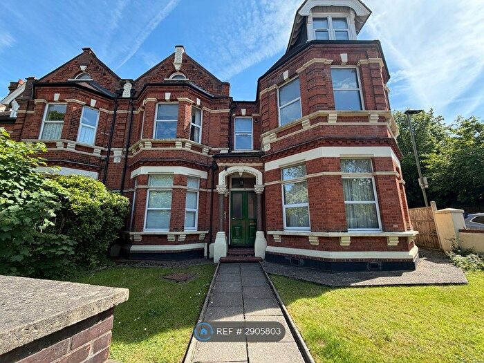 2 Bedroom Flat To Rent In Manor Road, Beckenham, BR3