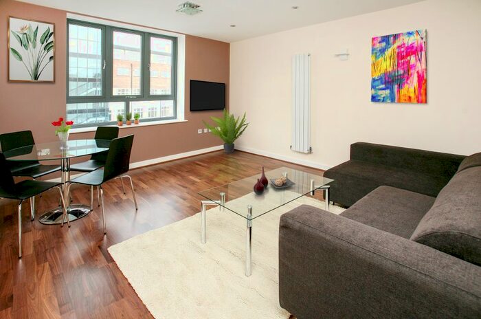 2 Bedroom Flat To Rent In Bains Mansions, Philpot Street, Whitechapel, London, E1