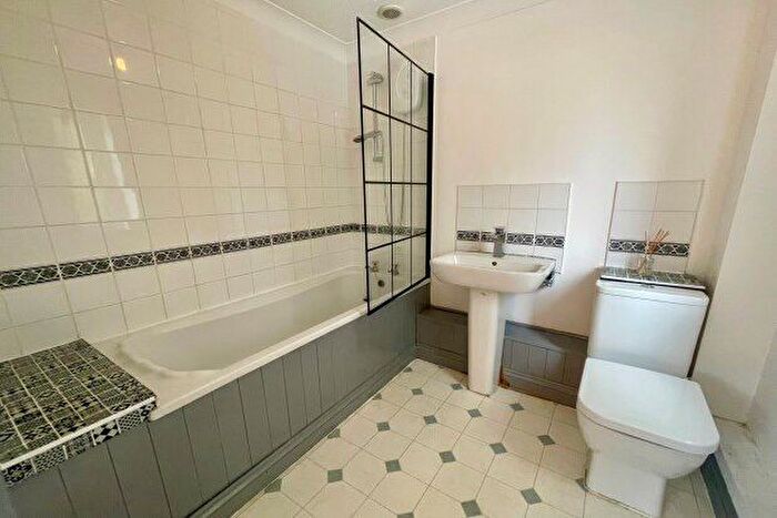 5 Bedroom Property To Rent In Laurel Close, Yaxley, Peterborough, PE7