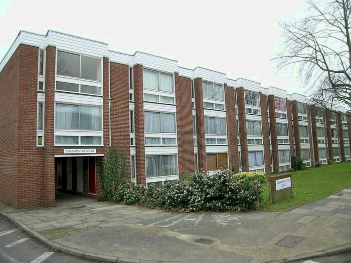 1 Bedroom Flat To Rent In Lovelace Gardens, Surbiton, KT6