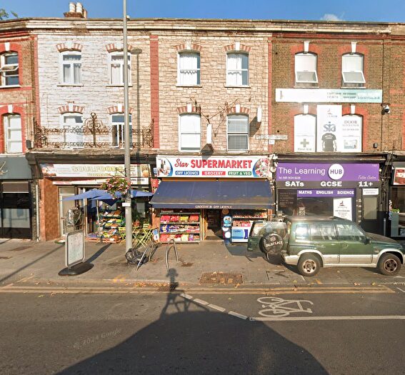 Studio To Rent In Borthwick Mews, London, E15