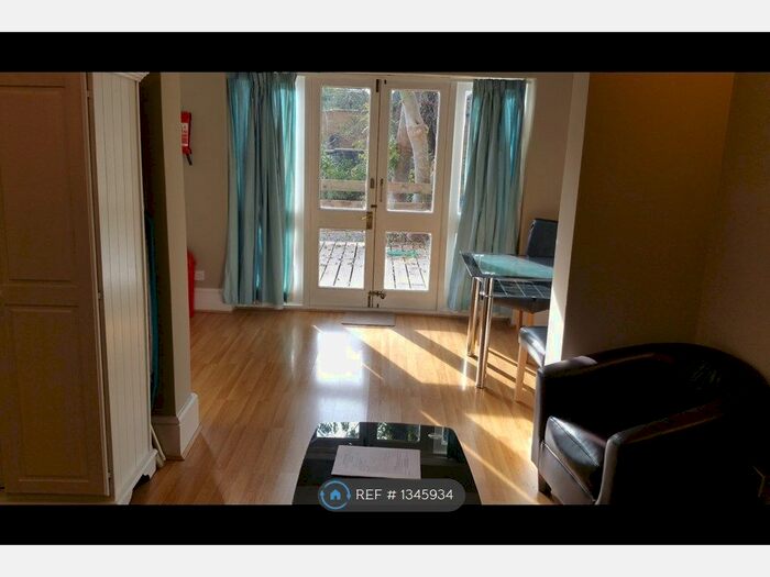 Studio To Rent In Cara House, London, SW12