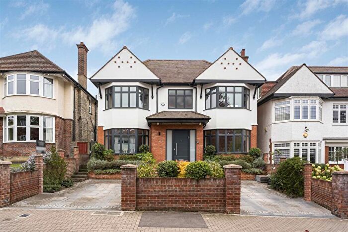 6 Bedroom Detached House For Sale In Wickliffe Avenue, Finchley Central, N3