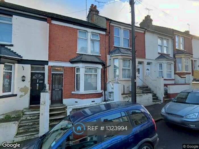 3 Bedroom Terraced House To Rent In Milner Road, Gillingham ME7
