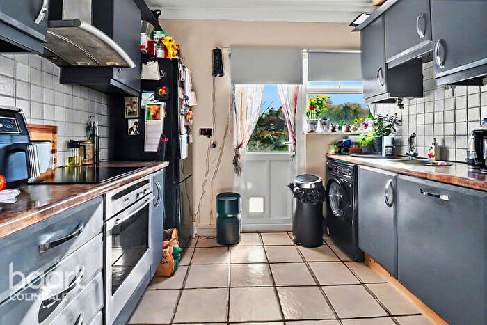 1 Bedroom Flat For Sale In Garrick Road, NW9