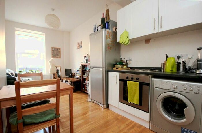 1 Bedroom Apartment To Rent In Stroud Green Road, N4