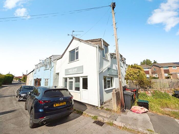 2 Bedroom Flat To Rent In High Street - Claverham, BS49
