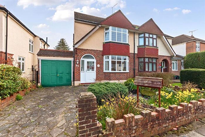 3 Bedroom House For Sale In The Highway, Orpington, BR6