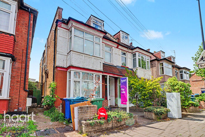 1 Bedroom Maisonette For Sale In Welldon Crescent, Harrow, HA1