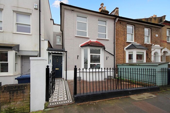 3 Bedroom Property To Rent In Shakespeare Road, London, W3