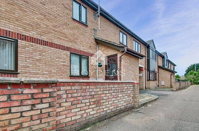 1 Bedroom Flat To Rent In Old Road, Clacton On Sea, CO15