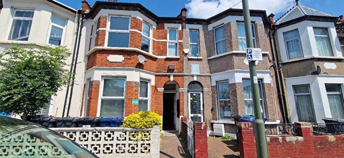 1 Bedroom Flat To Rent In Flat, Nether Street, London, N12