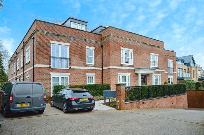 2 Bedroom Flat To Rent In Watford Road, Radlett, WD7
