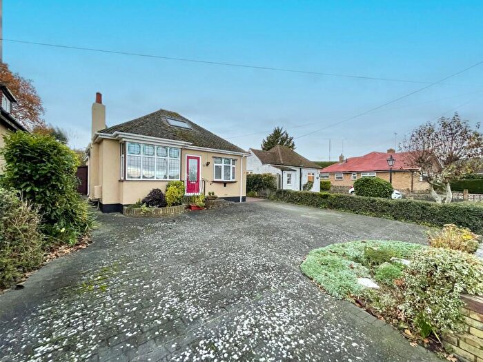 3 Bedroom Detached Bungalow For Sale In Coutts Avenue, Shorne, Gravesend, Kent, DA12