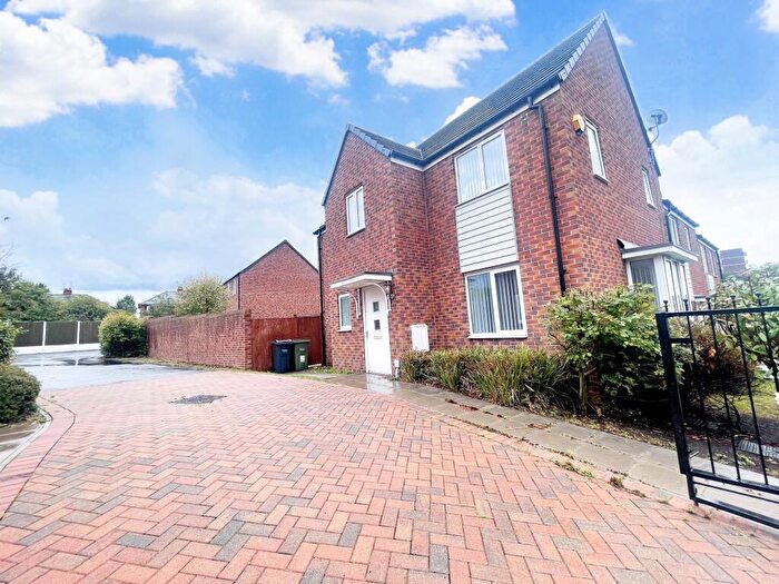 3 Bedroom House To Rent In St. Vincent Crescent, West Bromwich, B70