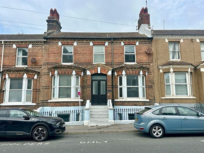 5 Bedroom Terraced House For Sale In Devonshire Road, Hastings, TN34