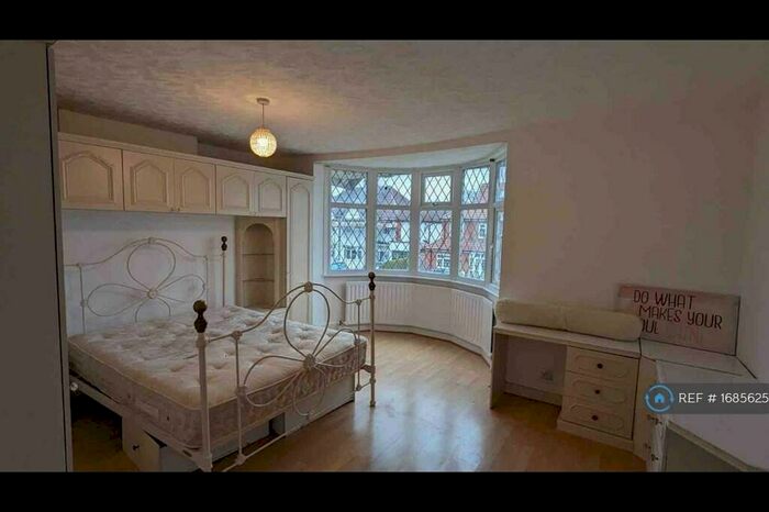 4 Bedroom Detached House To Rent In Sandy Hill Road, Solihull, B90