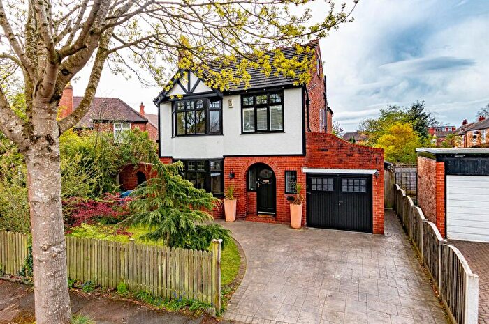4 Bedroom Detached House For Sale In Moorlands Avenue, Urmston, Manchester, M41