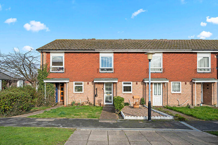 3 Bedroom Terraced House For Sale In Southwood Close, Worcester Park, KT4