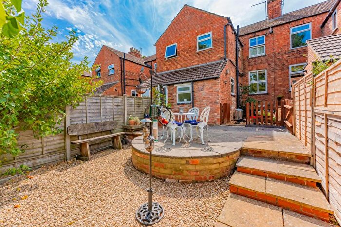 2 Bedroom Cottage For Sale In - Meeting Lane, Burton Latimer, NN15