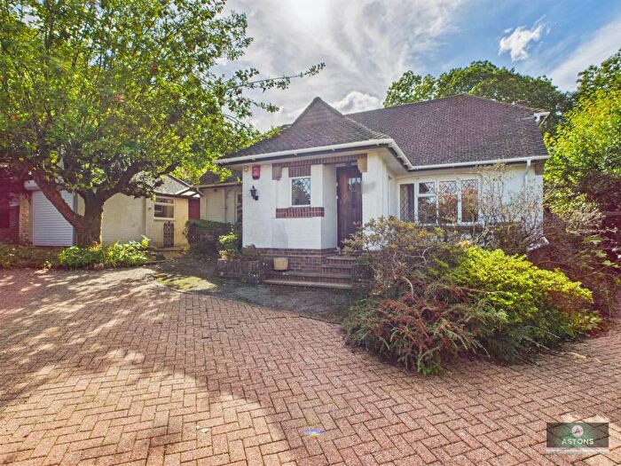 3 Bedroom Detached Bungalow For Sale In Mount Close, Pound Hill, RH10