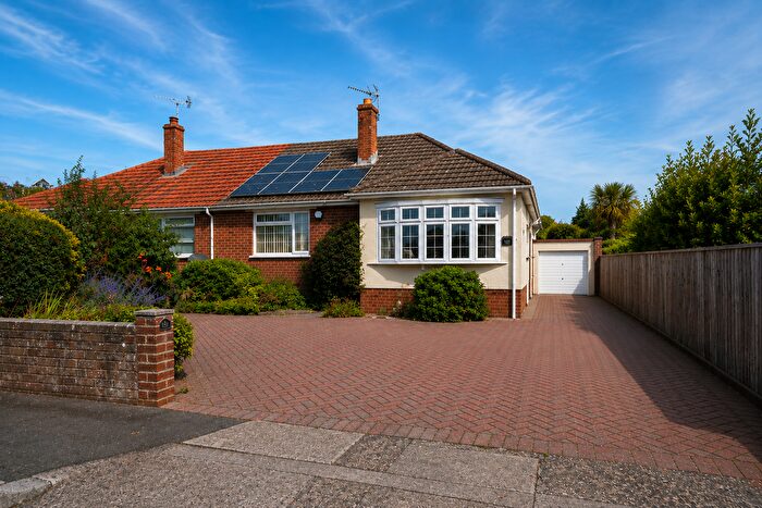 2 Bedroom Bungalow For Sale In Coker Avenue, Torquay, TQ2