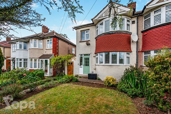 3 Bedroom Semi Detached House For Sale In East Rochester Way, Sidcup, DA15