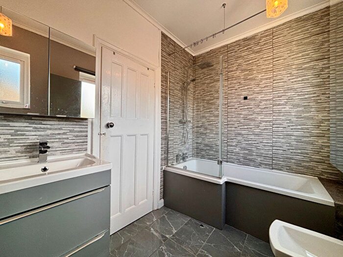 4 Bedroom Terraced House To Rent In Perry Hill, London, SE6