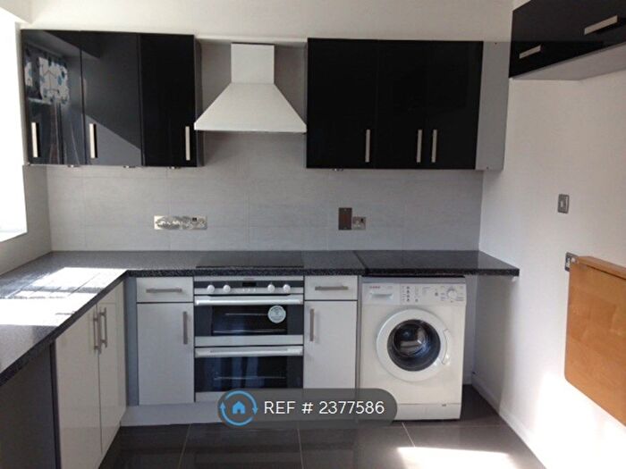 2 Bedroom Flat To Rent In Stratford Road, Watford, WD17