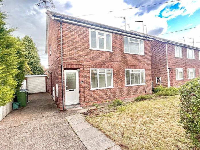 2 Bedroom Property To Rent In New Road, Studley, B80