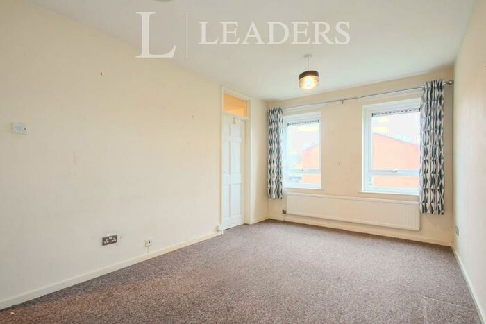 2 Bedroom Apartment To Rent In Drayton Crescent, Crewe, CW1