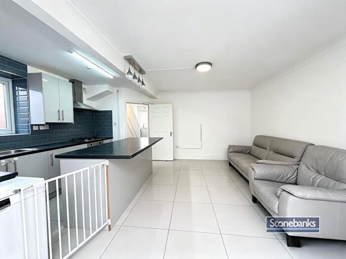 7 Bedroom Property To Rent In Waverley Road, Harrow, HA2