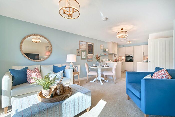 2 Bedroom Flat To Rent In Rickmansworth, WD3