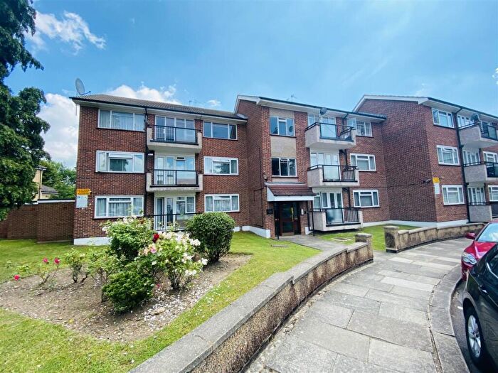 1 Bedroom Flat To Rent In Ashford Court, Cranmer Road, Edgware, Greater London, HA8