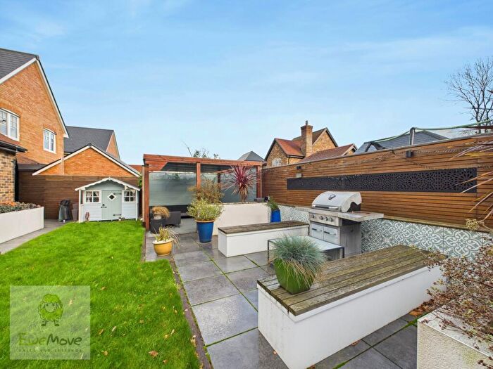 4 Bedroom Detached House For Sale In Jury Drive, Chattenden, Rochester, ME3