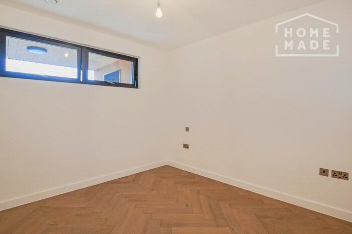 1 Bedroom Flat To Rent In Coppice Yard, Croydon, CR0