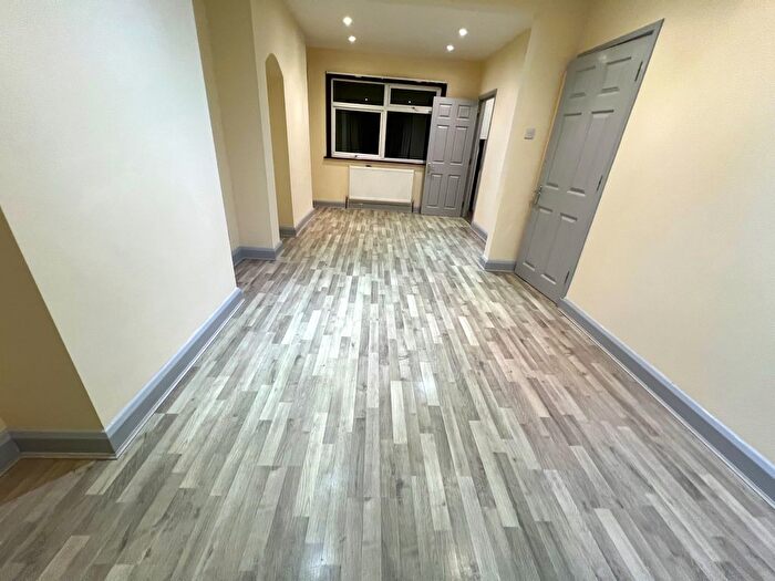 3 Bedroom Terraced House To Rent In St. Johns Road, Barking, IG11