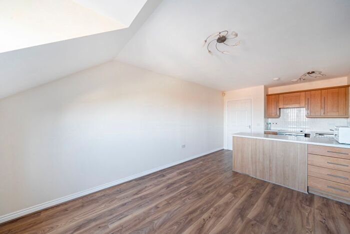 1 Bedroom Flat For Sale In Bryanstone Road, Waltham Cross, EN8