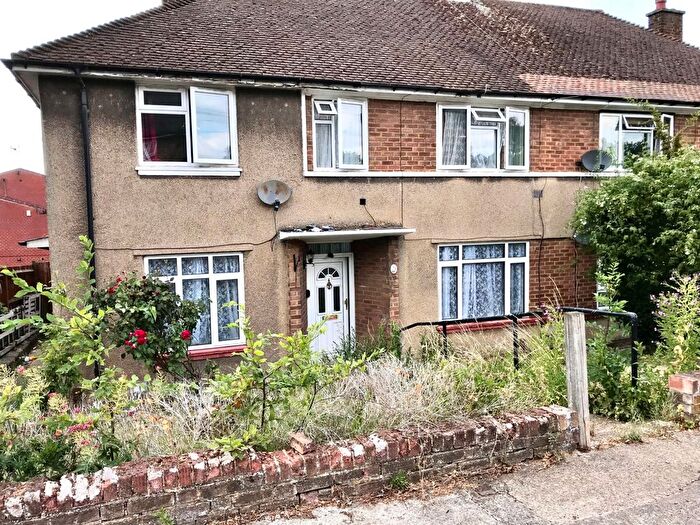 2 Bedroom Flat To Rent In Sefton Avenue, Kenton, HA3