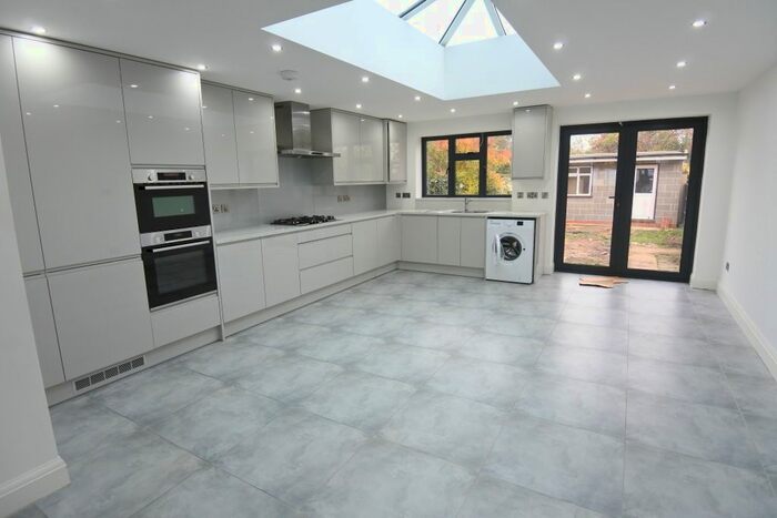 4 Bedroom Terraced House To Rent In Broomgrove Gardens, Edgware, HA8