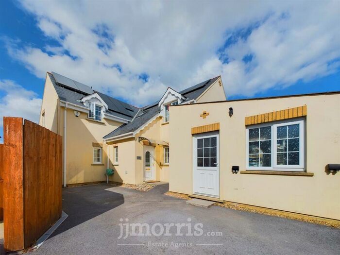 3 Bedroom Detached House For Sale In Ashburton Grove, Princes Gate, Narberth, SA67