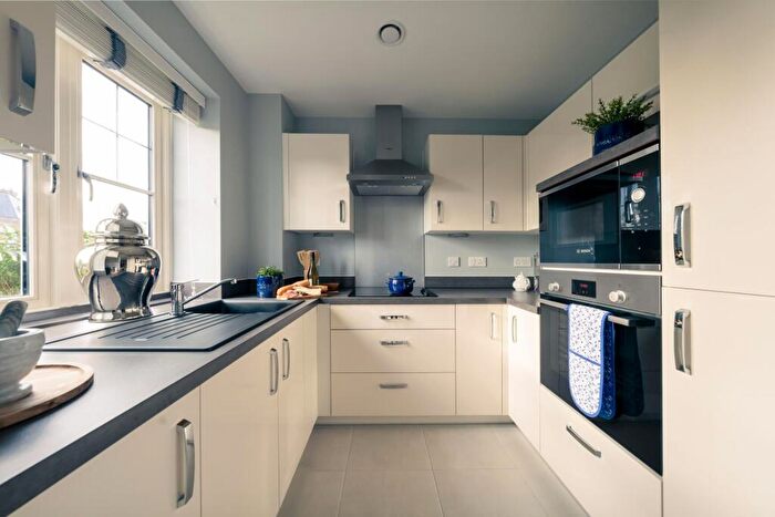 2 Bedroom Retirement Property To Rent In Great North Road, Hatfield, Hertfordshire, AL9