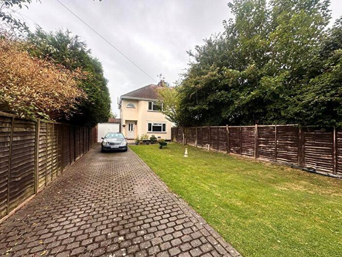 3 Bedroom Semi-Detached House To Rent In Outerwyke Road, Bognor Regis, PO22