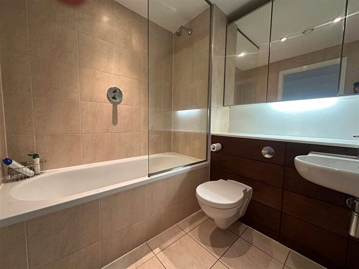 2 Bedroom Flat For Sale In Castlegate, Chester Road, M15