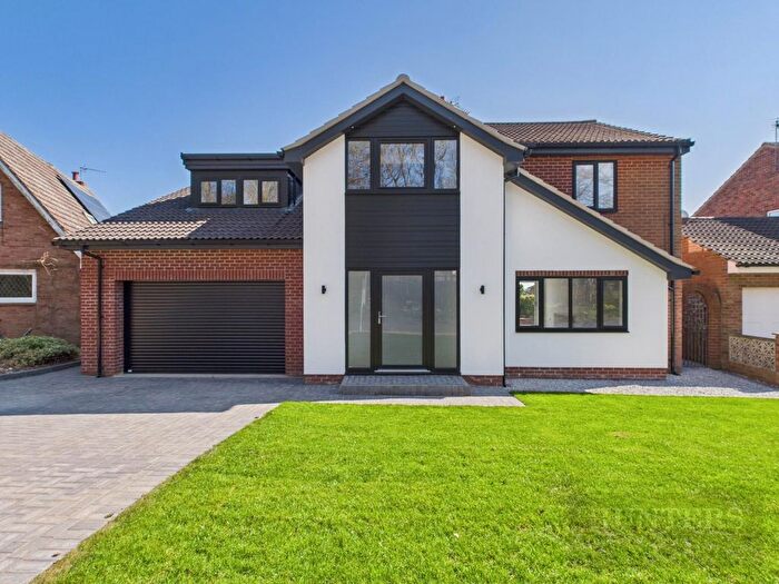4 Bedroom Detached House For Sale In Woodlands Close, Bridlington, YO16