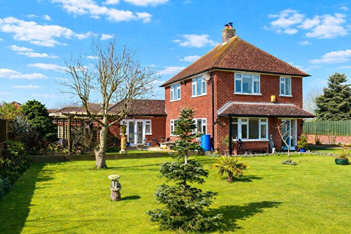 4 Bedroom Detached House For Sale In Main Road, Besthorpe, NG23