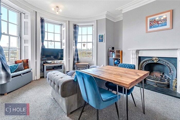 2 Bedroom Flat To Rent In Hotwell Road, Bristol, BS8