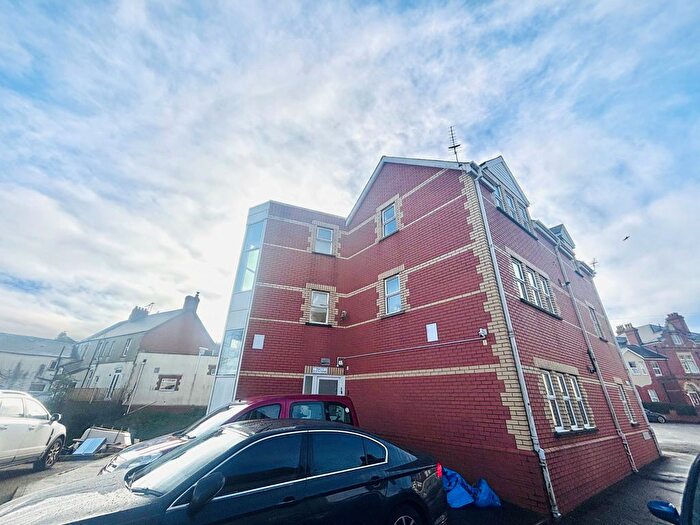 2 Bedroom Flat To Rent In The Triangle, Barry, CF62